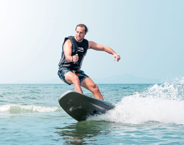 Awake RÄVIK S Electric Surfboard - Ideal For Adrenaline Junkies