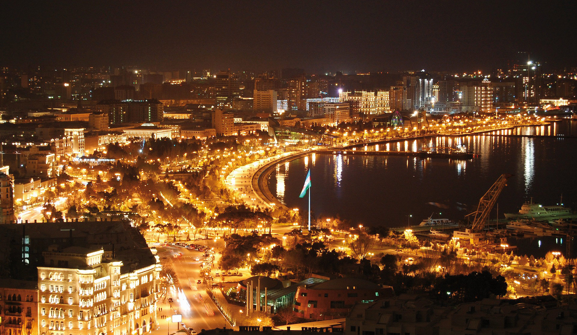 Азербайджан Баку ночью