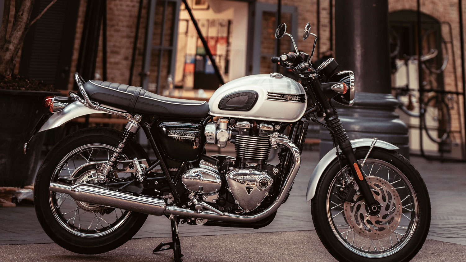 The Beauty Of The Triumph T120 Bonneville In Bonnie Scotland