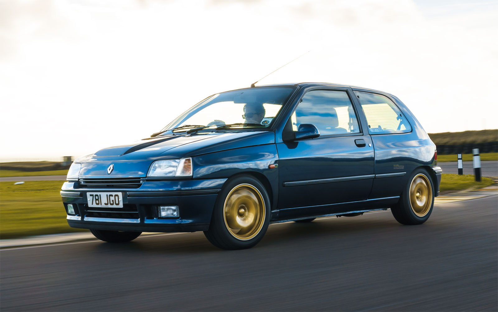 Включи 20 машин. 1993 Renault Clio Williams. Рено Клио Вильямс.