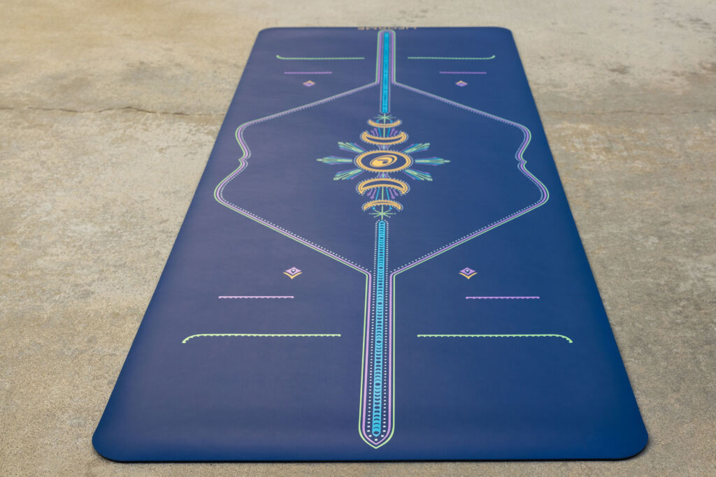 Say hello to our new Cosmic Moon Yoga mat? 🌙✨ #liforme #liformeyoga #