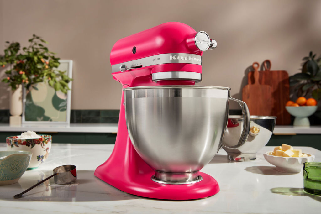 2022 Color of the Year Beetroot Stand Mixer