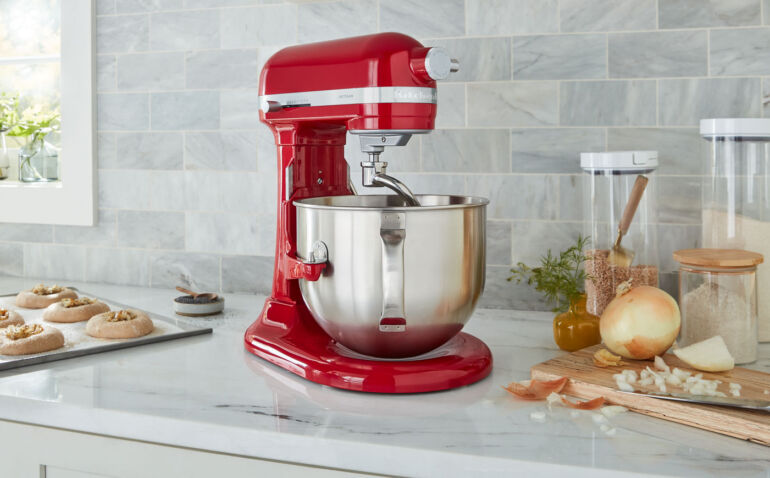 New KitchenAid Artisan 5 6L Stand Mixer With A Clever Half Speed For   New KitchenAid Artisan 5.6L Stand Mixer In Empire Red 770x478 