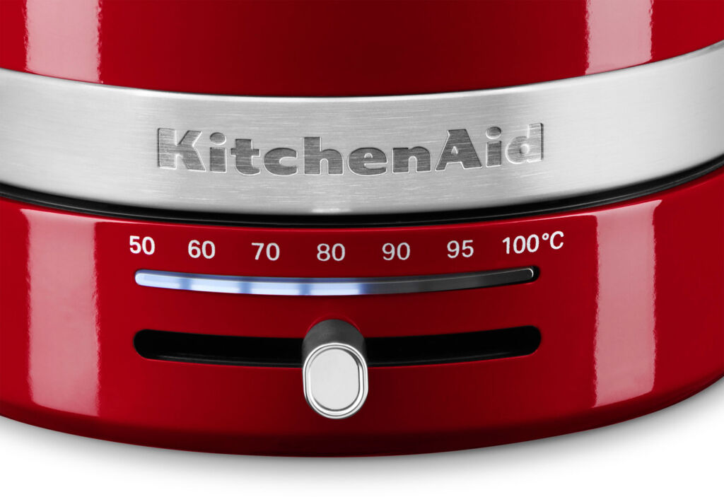 https://www.luxuriousmagazine.com/wp-content/uploads/2023/11/KitchenAid-Variable-Temperature-1.7L-Kettle-controller-1024x703.jpg