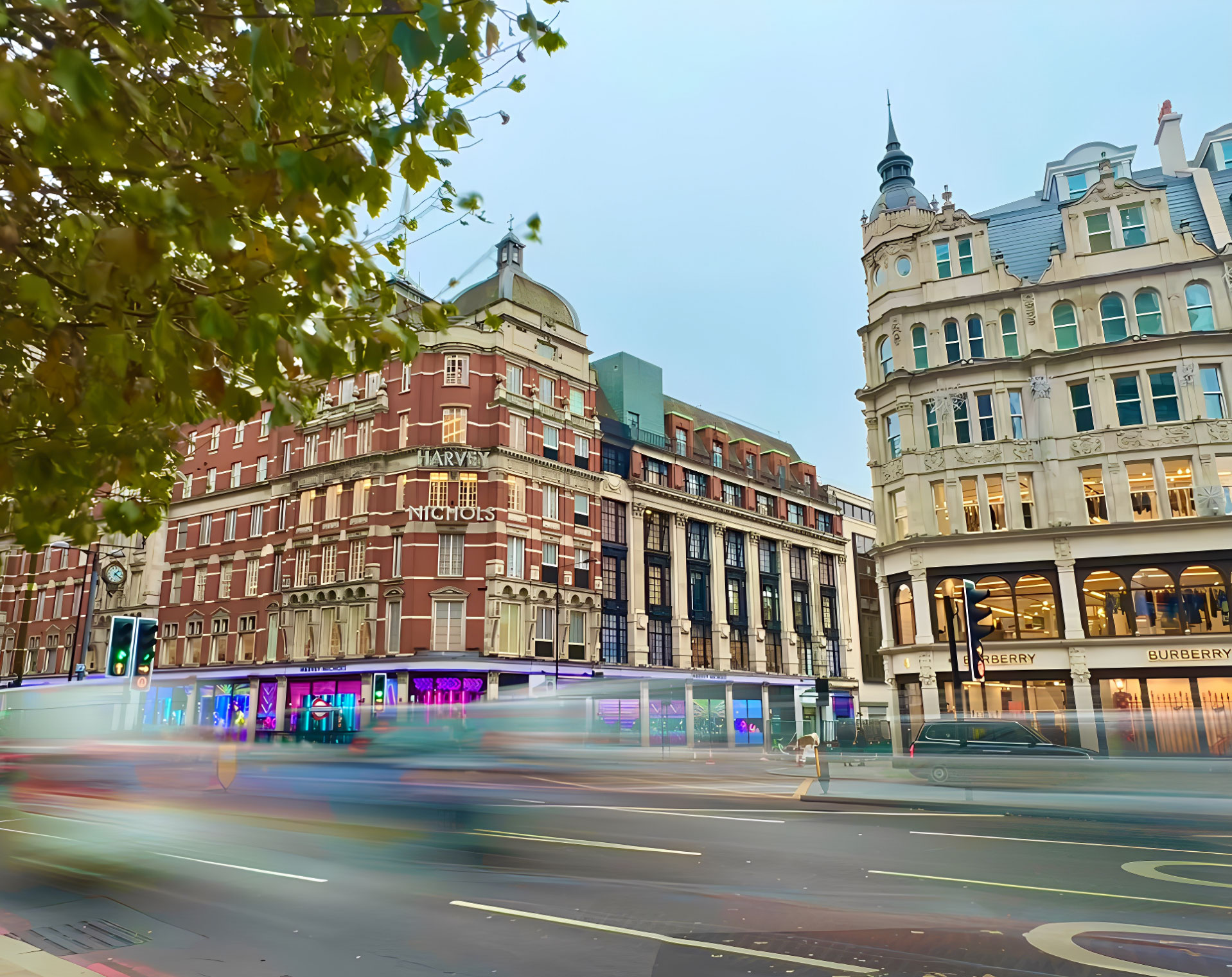 Knightsbridge Is Set For Bumper Christmas Trading As Visitor Numbers Rocket