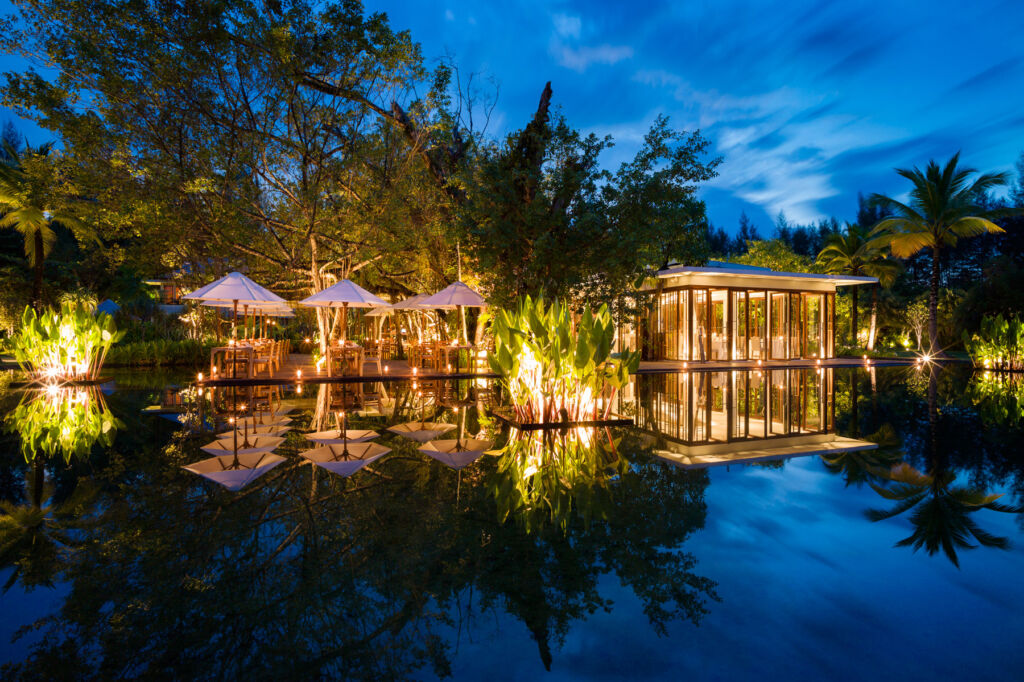 The Fiscus restaurant at night