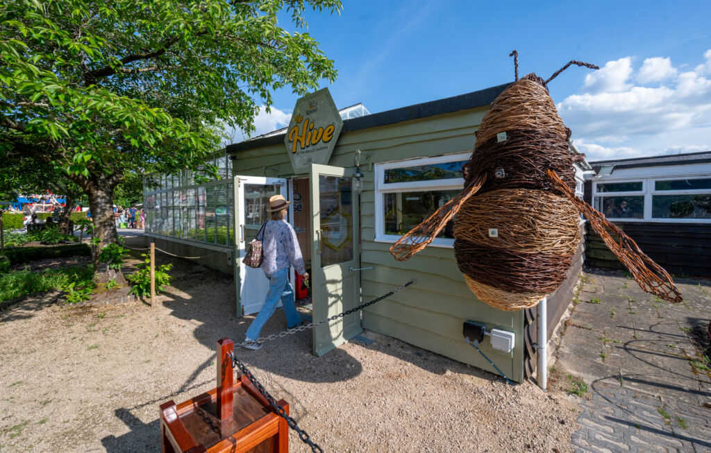 Blenheim Palace is Buzzing After the Launch of the Rowse Honey Bee Hive