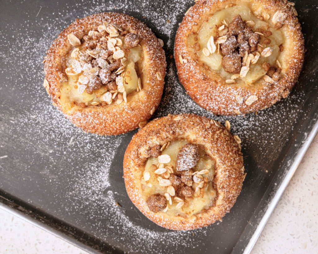 Apple and mixed berry crumble bun