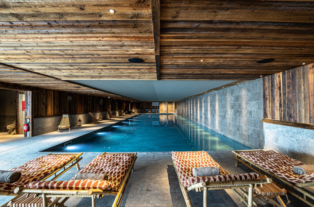 The pool at Refuge de Solaise