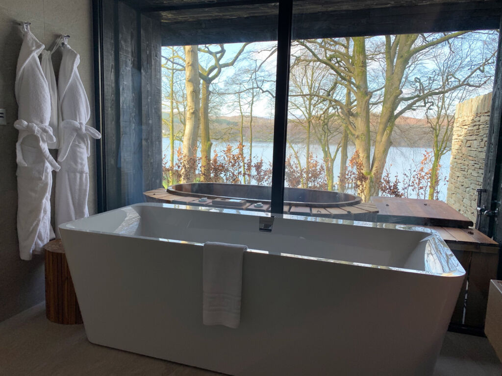 'Grown-ups Only' Hot Tub Suites by England's Largest Lake for Autumn