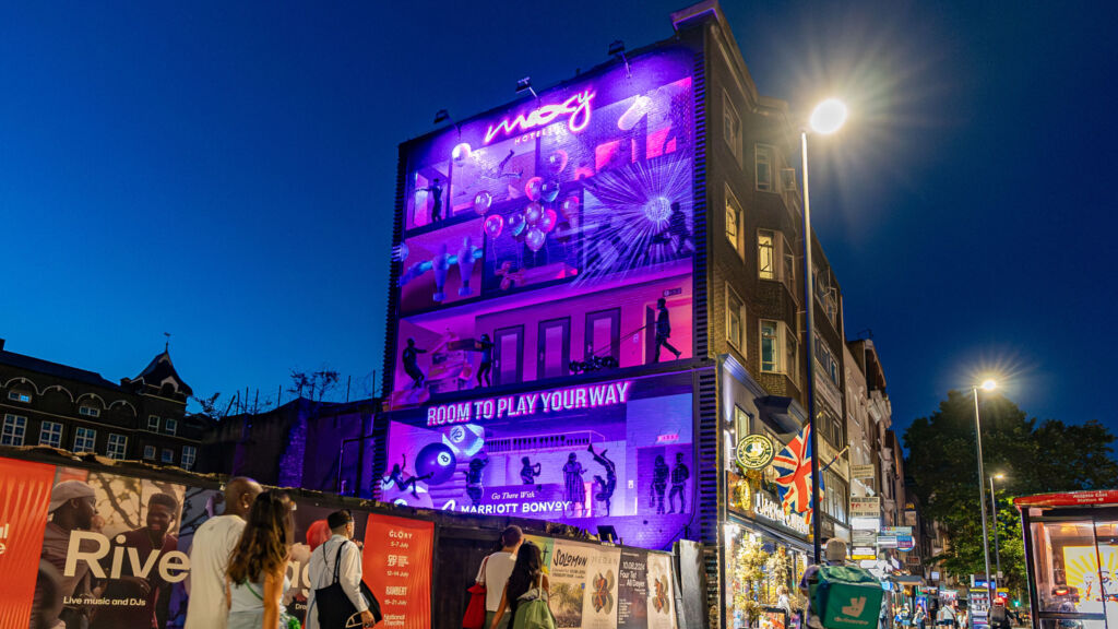 Moxy Unveils Mural in East London to Mark the Launch of 'Room to Play Your Way'