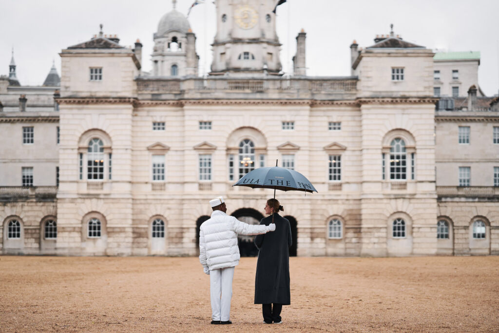 People on a grand tour of London