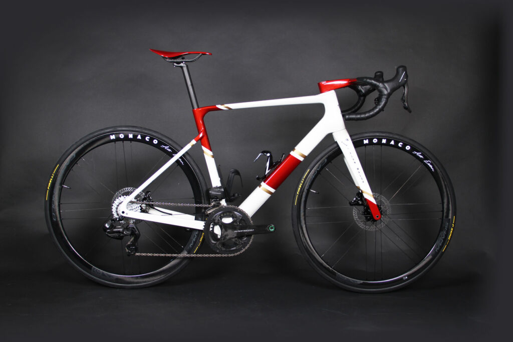 The HPS Alan Walsh Art Bike Merges Sport and Art with Cutting-edge Technology