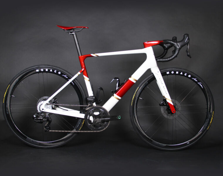 The HPS Alan Walsh Art Bike Merges Sport and Art with Cutting-edge Technology