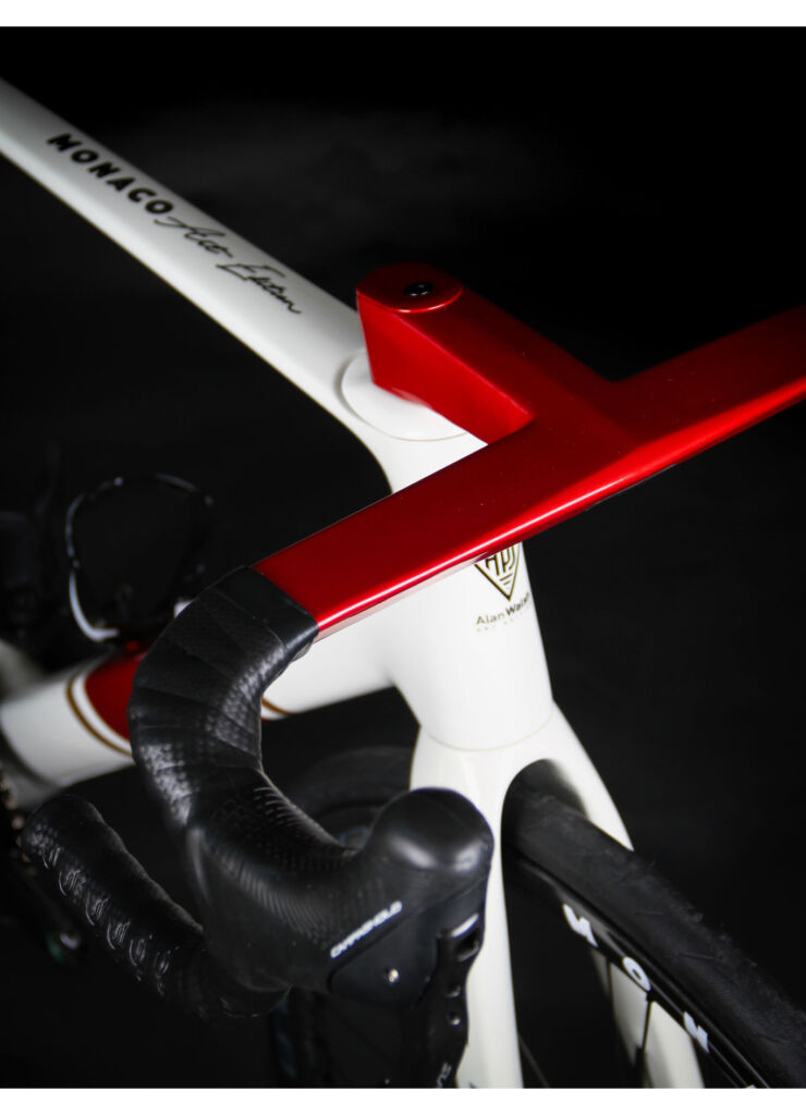 A close up view of the handlebar