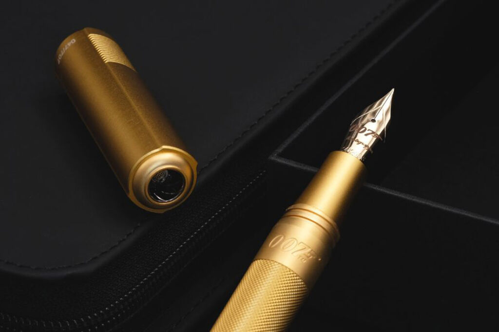 A close up view of the pen and its cap