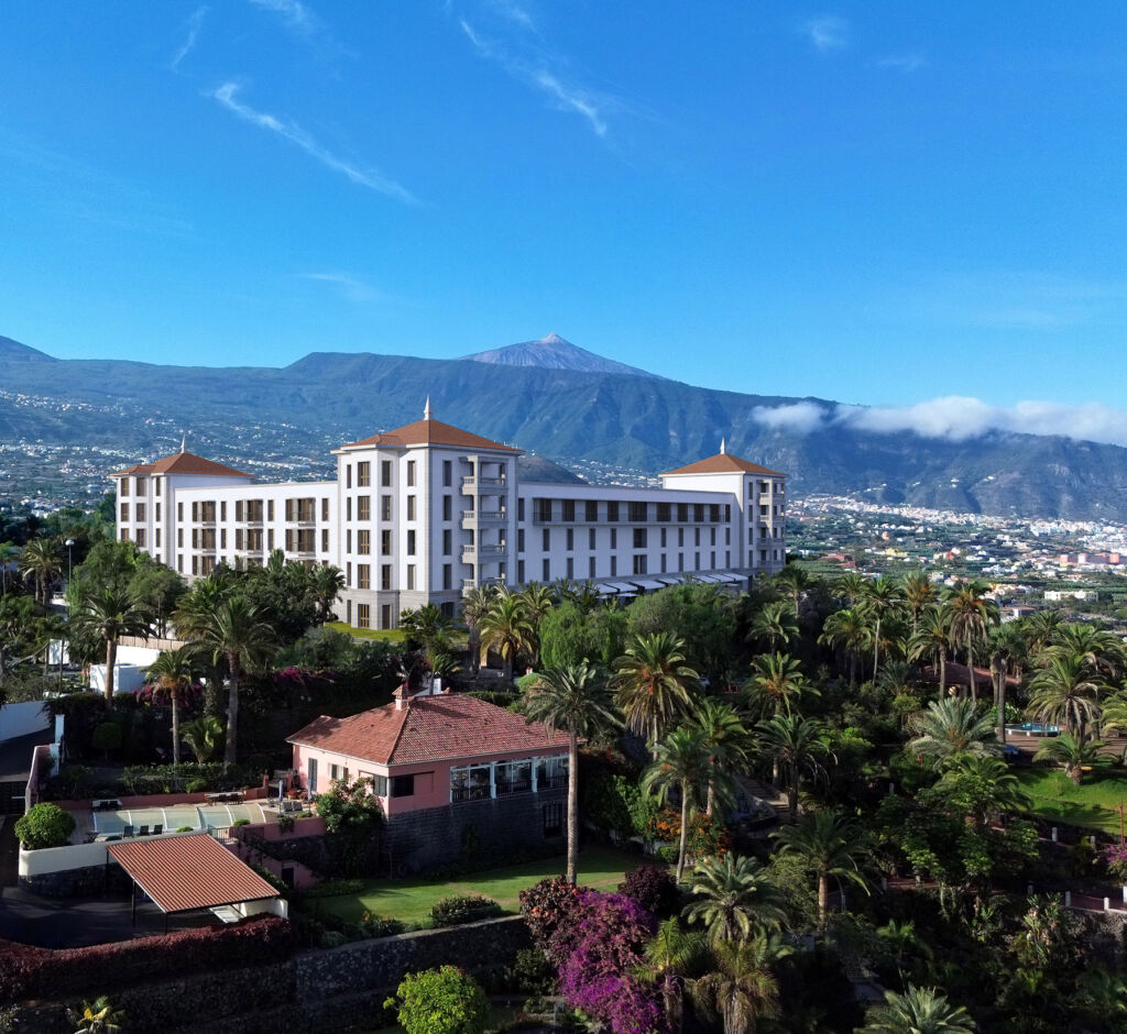 An elevated photo of the hotel and its grounds